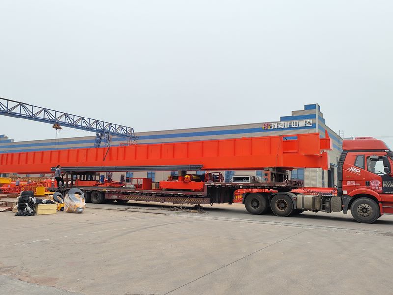 通用橋式起重機(jī) QDXX32/5t—27.7m 制作完成，發(fā)往陜西省銅川市交付客戶使用。