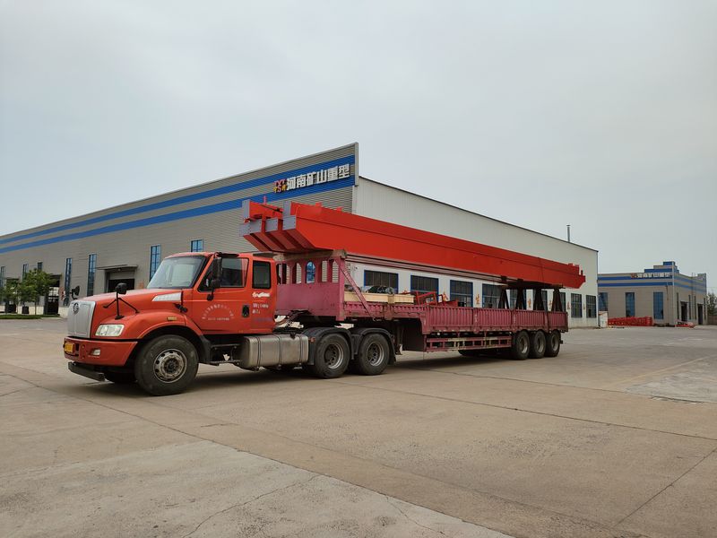 電動葫蘆橋式起重機(jī) 3臺 LH5t-17m 制作完成，發(fā)往河南漯河交付客戶使用。